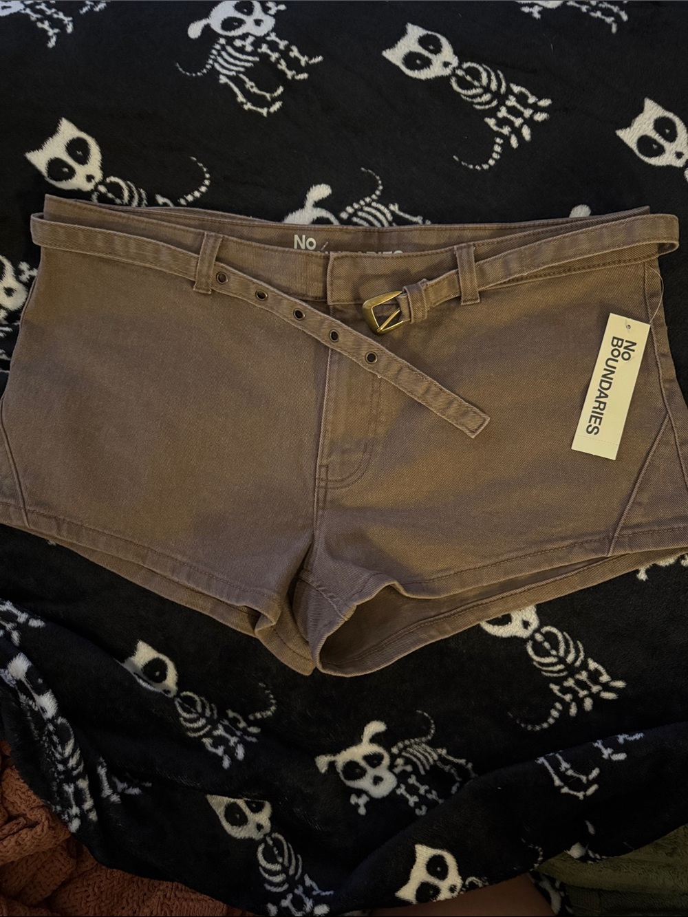 No Boundaries Women's Brown Cotton Belted Jean Shorts